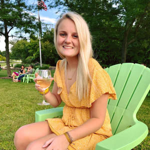 Meet your Posher, Stephanie